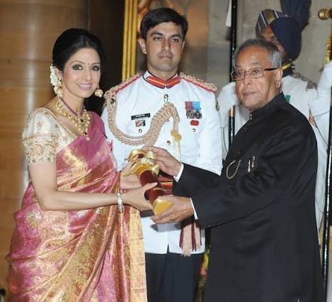 File:The President, Shri Pranab Mukherjee presenting the Padma Shree Award  to Smt. Sridevi Kapoor, at an Investiture Ceremony, at Rashtrapati Bhavan,  in New Delhi on April 05, 2013.jpg - Wikimedia Commons