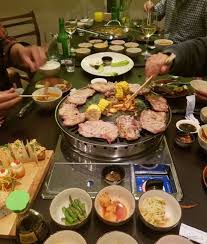 Man unterschätzt die qualität, weil es da am bahnhof so zwischen fast food und imbissläden liegt, . New Korean Bbq Soju And Karaoke At Chopsticks Table