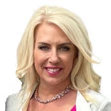 Leanne Cantrell's Instagram, Twitter & Facebook