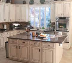 While you may think refinishing a cabinet involves a long and lengthy process, the trick is all in the preparation. Cabinet Refacing Phoenix Phoenix Cabinet Refinishing