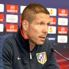 Por este motivo hace ya unos años atrás el cholo simeone se sometió a un trasplante capilar para volver a recuperar el pelo que durante años atrás había perdido. Insultos Comparado Con Argentina Esto Es Disney Sportyou 20minutos