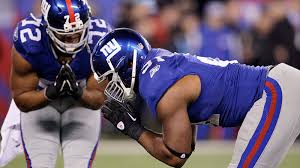 Michael strahan has a height of 6'5 (1.96 m) and weighs 255 lb (116 kg). Justin Tuck Career Highlights Msgnetworks Com