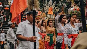 Kumpulan ucapan selamat hari raya galungan yang cocok buat caption instagram. Galungan Ceremony When The Ancestors Descend In Bali Now Bali