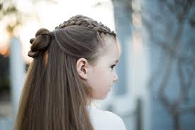 These easy to do hairstyles for medium hair are chic, funky and nasty reflecting a strong personality and giving a good opposition to romantic hairstyles they are the best medium hairstyles because they may be worn as casual hairstyles for medium hair and can be applied for special occasions. Elegant And Beautiful Hairstyles For Special Occasions Cute Girls Hairstyles