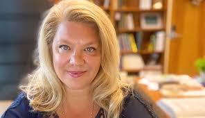 Barbara Kalinowski's Instagram, Twitter & Facebook