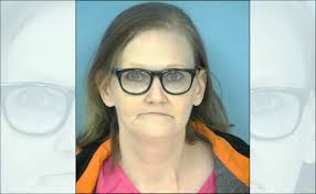 Peachtree City woman charged with child molestation