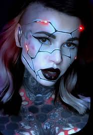 Cyber Bee is taking over. Traveling this weekend for work 🫶🏻. #cyber  #cybergirl #cybermakeup #cyberpunk