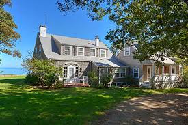 Local barack obama is reportedly planning a blowout 60th birthday party on martha's vineyard this weekend the outdoor party is expected to have hundreds of guests, though president joe biden. Martha S Vineyard Massachusetts Holiday Home Of Us Presidents Financial Times