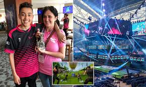 American teenager kyle giersdorf won $3 million on july 28 after taking the top prize in a tournament in new york for the popular online video game fortnite. Teen Who Won 1 8million Playing Fortnite Tells Mother I Wasn T Wasting Time Playing Video Games Daily Mail Online