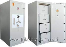 Dapatkan harga dan katalog nya dengan menghubungi kami. Jual Brankas Di Surabaya Chubb Murah Surabaya 2017 Pabrik Brankas Berkualitas Harga Brankas Surabaya Tahan Api Standar Sni Pabrik Brankas Berkualitas Harga Brankas Surabaya Tahan Api Standar Sni
