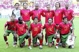 Se erigió, además, en el jugador que ha disputado más ediciones de la eurocopa (5) y que. Euro 2004 La Liste Des 23 Portugais Vive C Ronaldo Et Giggs