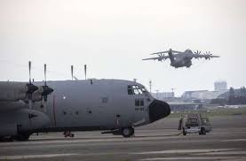 A western diplomat in kabul said areas outside the airport gates continued to be incredibly crowded despite the warnings. Chaos Am Flughafen Kabul Bundeswehr Fliegt Weiter Aus Afghanistan Politik Stuttgarter Zeitung