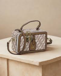 Chic Structured Box Crossbody Bag - Printed & Metallic – FineLook