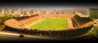 Galatasaray and fenerbahce first played each other on 17th january 1909 at the papazin cayiri which was later renovated to the sukru saracoglu stadium, the home ground of fenerbahce. Ali Sami Yen Stadium Galatasaray Org