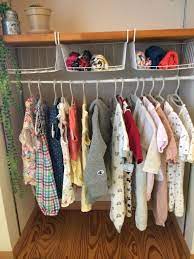 子ども服 収納 ベビー服 diy 100均 つっぱり棒 s字フック 手作り 簡単 子ども服 収納 収納 ベビー服 収納