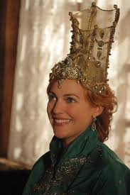 🔹Ella es la actriz de 78 años Hilal Nebahat Çehre, más conocida como  Nebahat Çehre y conocida por muchos cómo Ayşe Hafsa madre de Süleyman en  una de...