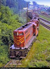 Railpictures Net Photo Sjlc 200 St Johnsbury Lamoille County Railroad Emd Gp9 At Saint Johnsbury V Scenic Railroads Railroad Photography Railroad Pictures