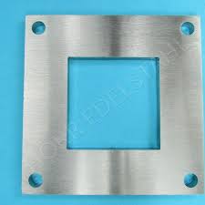 Bei uns im onlineshop für edelstahlrohre und zubehör finden sie alles. Ankerplatte Fuss 170x170 Vierkantrohr 100x100 Edelstahl Fussplatte Pfosten V2a Eur 17 90 Picclick De