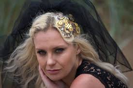 Is there a catalogue with prices or how do I view the jewelry?