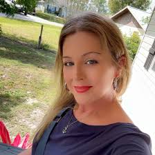 Need an easy one dish meal this week!? ✨Cheesy Fiesta Chicken and Rice✨ 1.  In a casserole dish add 1-1.5 pounds of chicken cubed (season with taco  seasoning, garlic powder and ranch