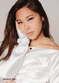 Kim Cruz Uses Art as a Platform for Helping Others