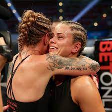 Now, nearly a year after making her decision, vanzant. Pic Paige Vanzant Releases Statement Shows Off Face After Knucklemania Loss Mmamania Com