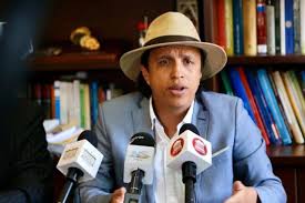 Conheci o maguito, ele foi soldado do batalhão da guarda presidencial no fim da década de 60. Senador Manguito Es Expulsado De Su Partido Politico Partidos Politicos Politica Eltiempo Com