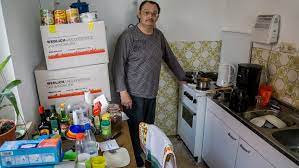Kein arbeitslosengeld ii / hartz iv rechtzeitig erhalten | unsere tips. Umzug Am 1 April Hartz Iv Empfanger Haust Seit Mai In Heruntergekommener Unterkunft Obdachloser Erhalt Jetzt Wohnung Region Nordbayerischer Kurier