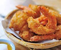 Tata udang goreng tepung dalam piring saji dan beri bahan pelengkap yaitu saus sambal untuk cocolan. Resepi Udang Goreng Tepung Ringkas Posts Facebook