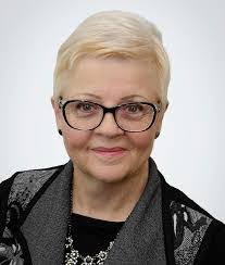 Aileen Savage's Instagram, Twitter & Facebook