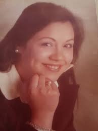 Hui vos presentem a Irene Poveda, clarinetista de la nostra banda 🐚 ⚪️ Qué  és la banda per a Irene? Diversió