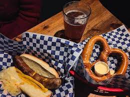 Munchen Haus Bavarian Grill And Beer Garden Leavenworth Washington Hot Dog Buns Leavenworth Washington Leavenworth