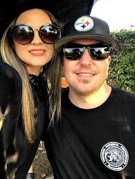 Which has better Mexican food, Big Sombrero or Lalo's?