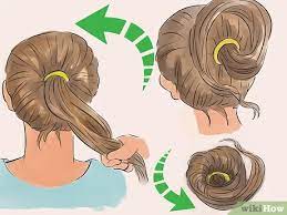 Chignon simple très pratique au quotidien ou un chignon plus sophistiqué pour les occasions spéciales. 4 Manieres De Faire Un Chignon Decoiffe Wikihow