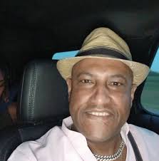 Who can cut a one-year-old child's curly hair near Hartsville, TN?