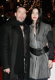 En 2008, pascal obispo et isabelle funaro divorcent et en 2013, la jeune femme refait sa vie avec michael youn. Florent Pagny Celebre Ses 58 Ans Decouvrez Toutes Les Femmes De Sa Vie