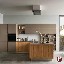 Milano Cucina In Questa Composizione Un Gioco Tra Pieni E Vuoti Tra Laccato E Legno Naturale Semera Arredamento Moderno Cucina Arredamento Casa Arredamento
