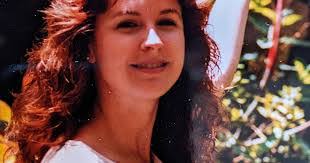 Elaine Schubert's Instagram, Twitter & Facebook