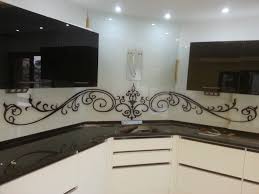 Mutfak tezgah arası osmanlı çini motif kahverengi. Tezgah Arasi 6 Euroglass Cam Ayna Denizli 0258 268 61 09