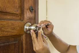 Pourquoi Ne Faut Il Pas Laisser Ses Cles Sur La Porte Top Famille