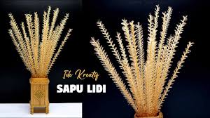 Hiasan dinding ruang tamu atau disebut juga pajangan dinding tentunya akan mempercantik ruang rumah anda. Ide Kreatif Bunga Hias Dari Sapu Lidi Broom Stick Craft Flower And Vase Making Diy Room Decor Youtube