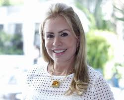 FERNANDA LYNCH LANÇA COLEÇÃO “LA FEMME” COM ALMOÇO NO CIPRIANI