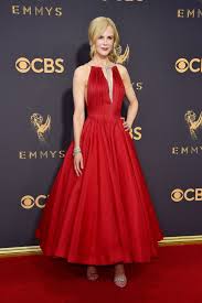 Auf einer dünnen matratze, die auf dem fußboden liegt. Roter Teppich 2017 Die Schonsten Looks Der Stars Brigitte De