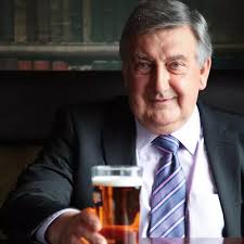 Tributes paid to 'Mr Pubmaster' John Sands who has passed away