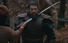 Trt 1'in reyting rekorları kıran dizisinda kayı obası ertuğrul bey'in yokluğunda kaosa sürükleniyor. Turgut Alp Death