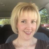 Kelly Warrick's Instagram, Twitter & Facebook