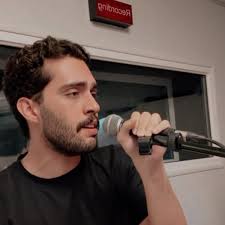 دانلود آهنگ آدم بده منم یا تو حامیم (کیفیت اصلی + متن)