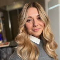 20+ "Emma Stella" profiles