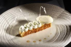 Mille Feuille Vanille Recettes Gastronomie Tele Monaco En 2020 Gastronomie Dessert Individuel Patissiere
