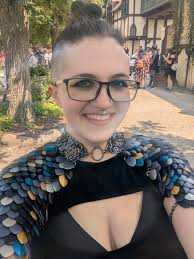 Making scale pauldrons for paladin costume